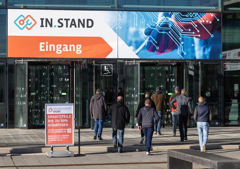 Show IN.STAND