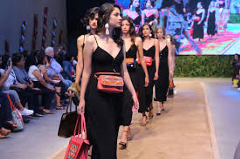 Exhibition PERÚ MODA