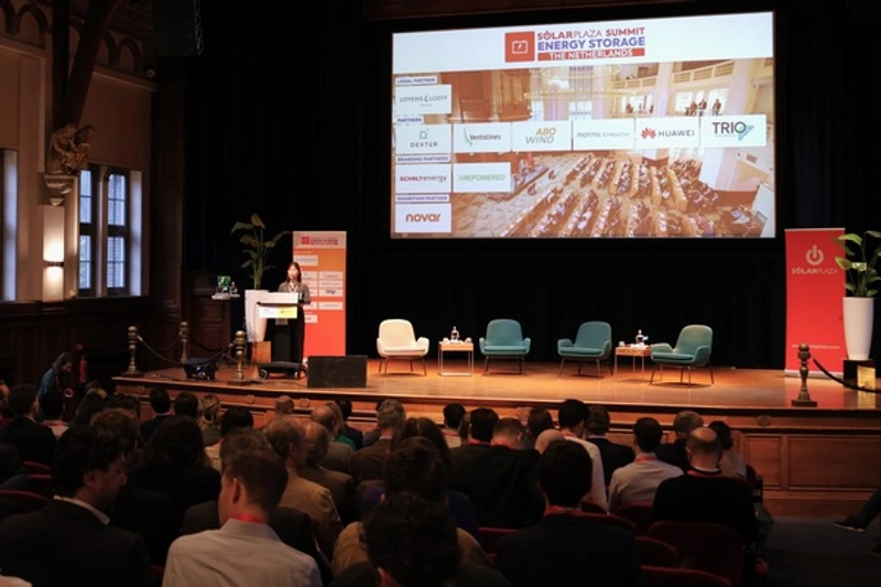 Show Solarplaza Summit Energy Storage The Netherlands