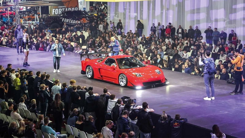 Show 100 AUTO LIVE