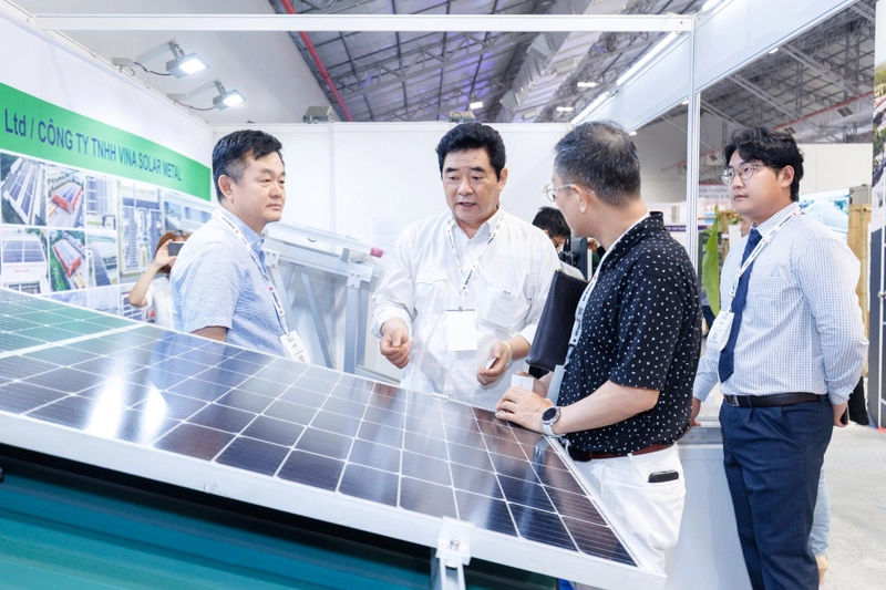 Show Solar & Storage Live Indonesia