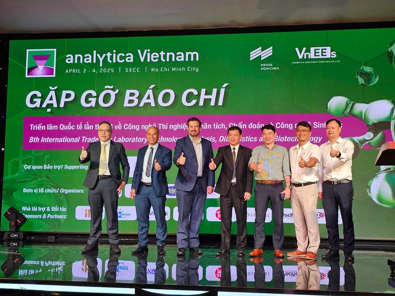 Show analytica Vietnam