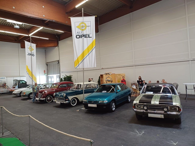 Show Classic Cars & Bikes