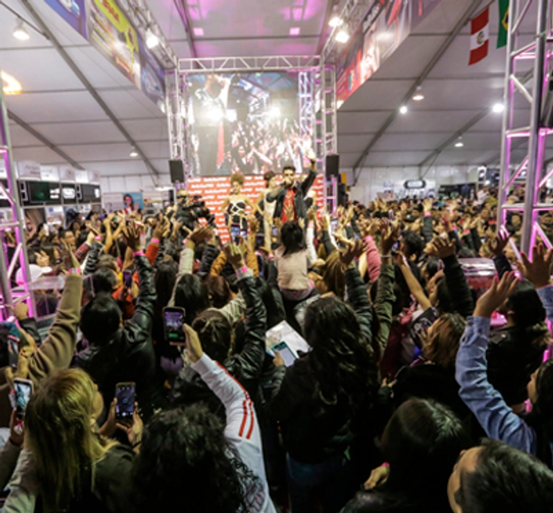 Show CosmoBeauty Professional