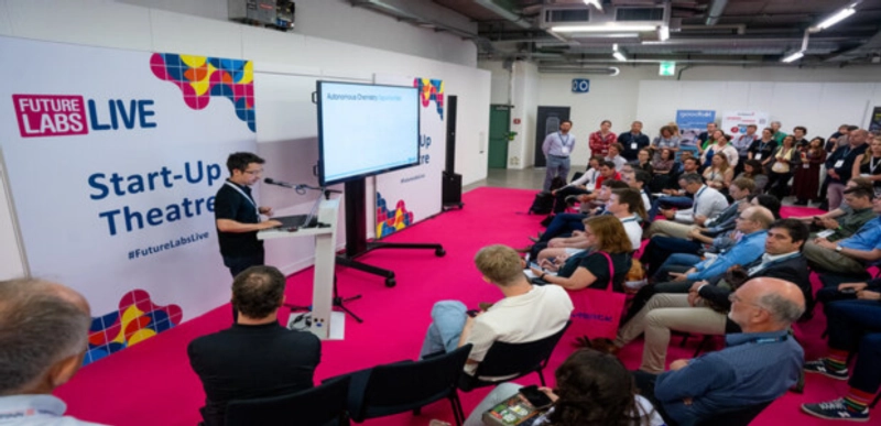 Show London LAB LIVE