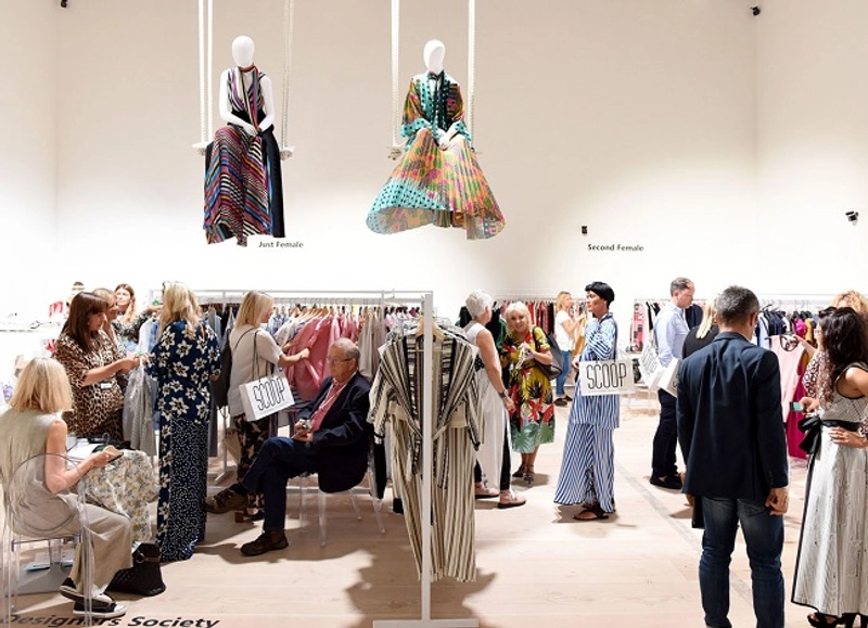 Show Scoop International