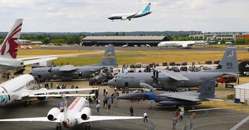 Show Farnborough International Airshow